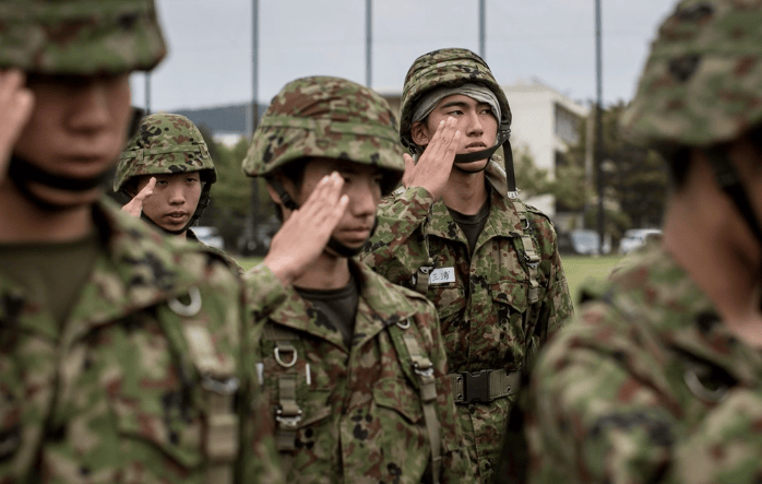 5國軍艦闖臺海！信號太危險，解放軍3大海域?qū)崗椛鋼簦蚓o盯